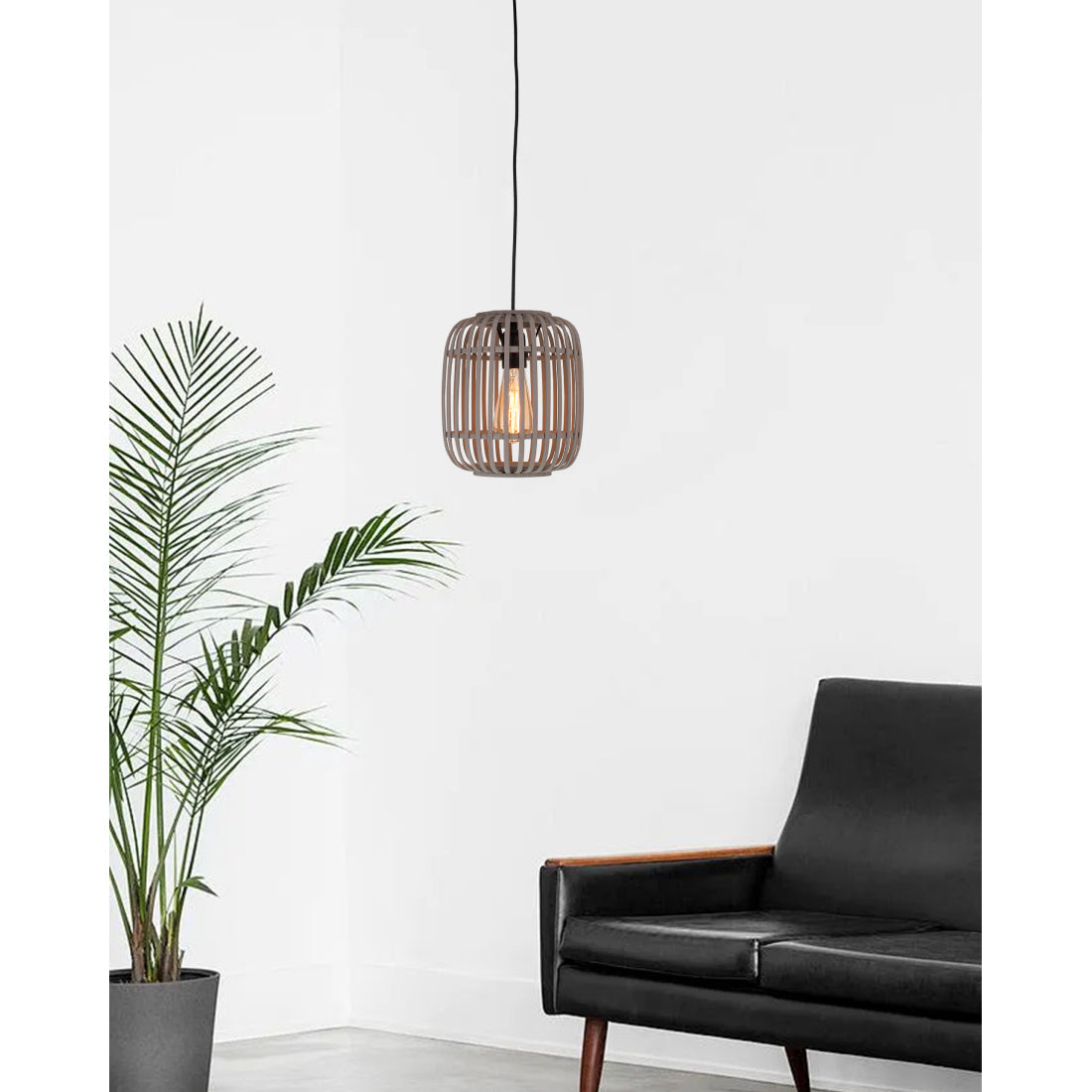 Detailaufnahme der Bambusstruktur der Various Woven Hängelampe in Grau