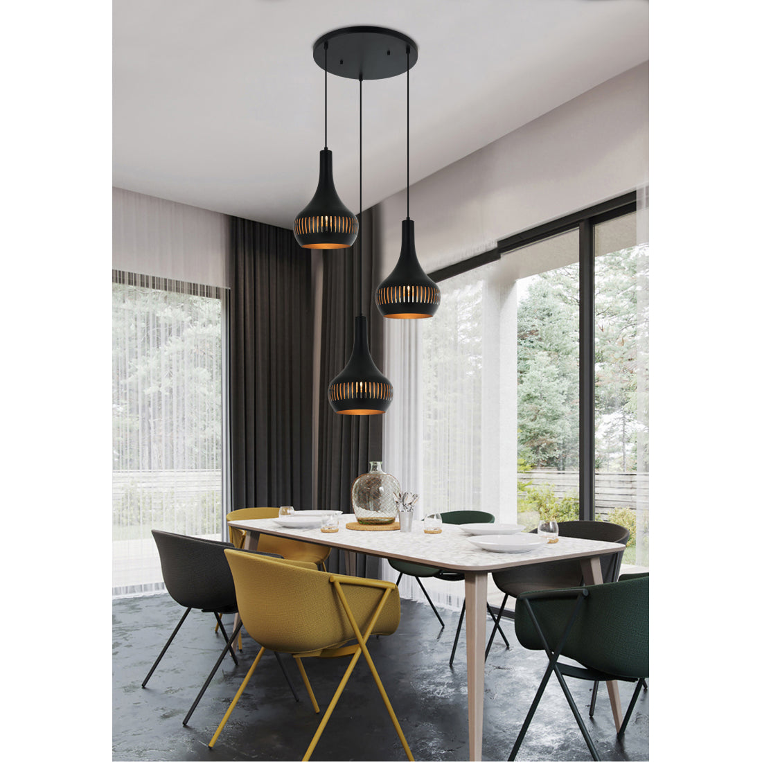 De Various Canna hanglamp in zwart 3 kappen op verschillende hoogtes. Een moderne, stijlvolle hanglamp die een eigentijdse uitstraling biedt voor elk interieur.