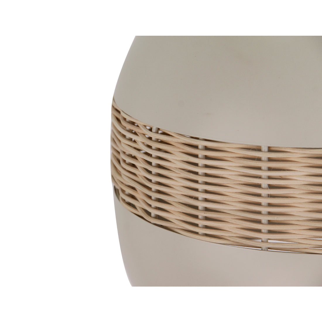 Voeg een natuurlijke en moderne uitstraling toe aan je interieur met de Various Caserta Hanglamp in creme rattan. Ø28 cm, E27. Perfect voor een sfeervol effect!