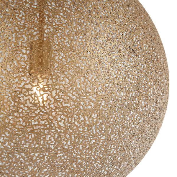 De Various Oro hanglamp in goud heeft een Ø40cm kap. Een moderne, stijlvolle hanglamp die een eigentijdse uitstraling biedt voor elk interieur.