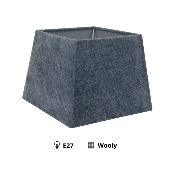 De Various Wooley lampenkap in blauw heeft een diameter van 22 cm. Combineer met een lampenvoet die bij jouw interieur past!
