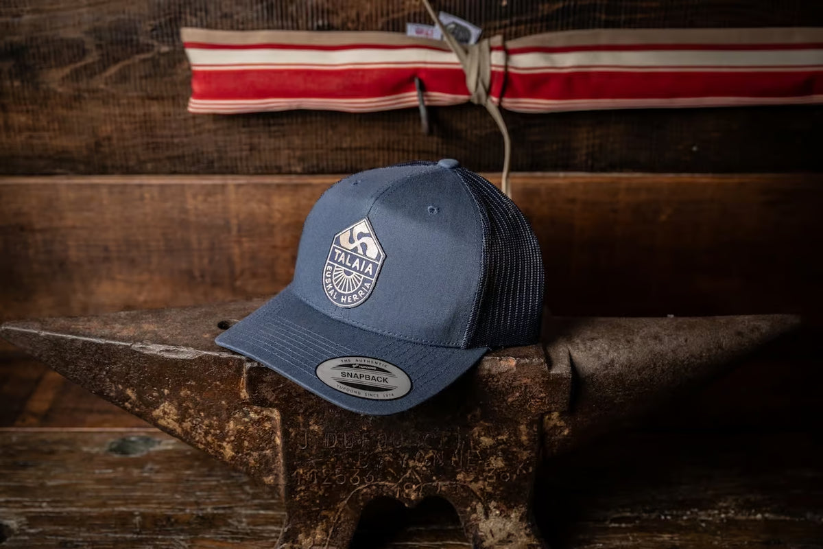 accessoires-casquette-couteau-basque-talaia-coutellerie-basque-traditionnel-artisanale