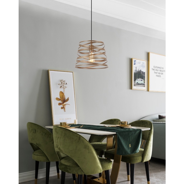Een gouden hanglamp in modern design voegt luxe toe aan je interieur. Perfect voor sfeervolle verlichting boven de eettafel.