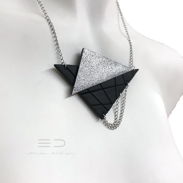 asymmetric |  ogrlica črna - hrapava srebrna