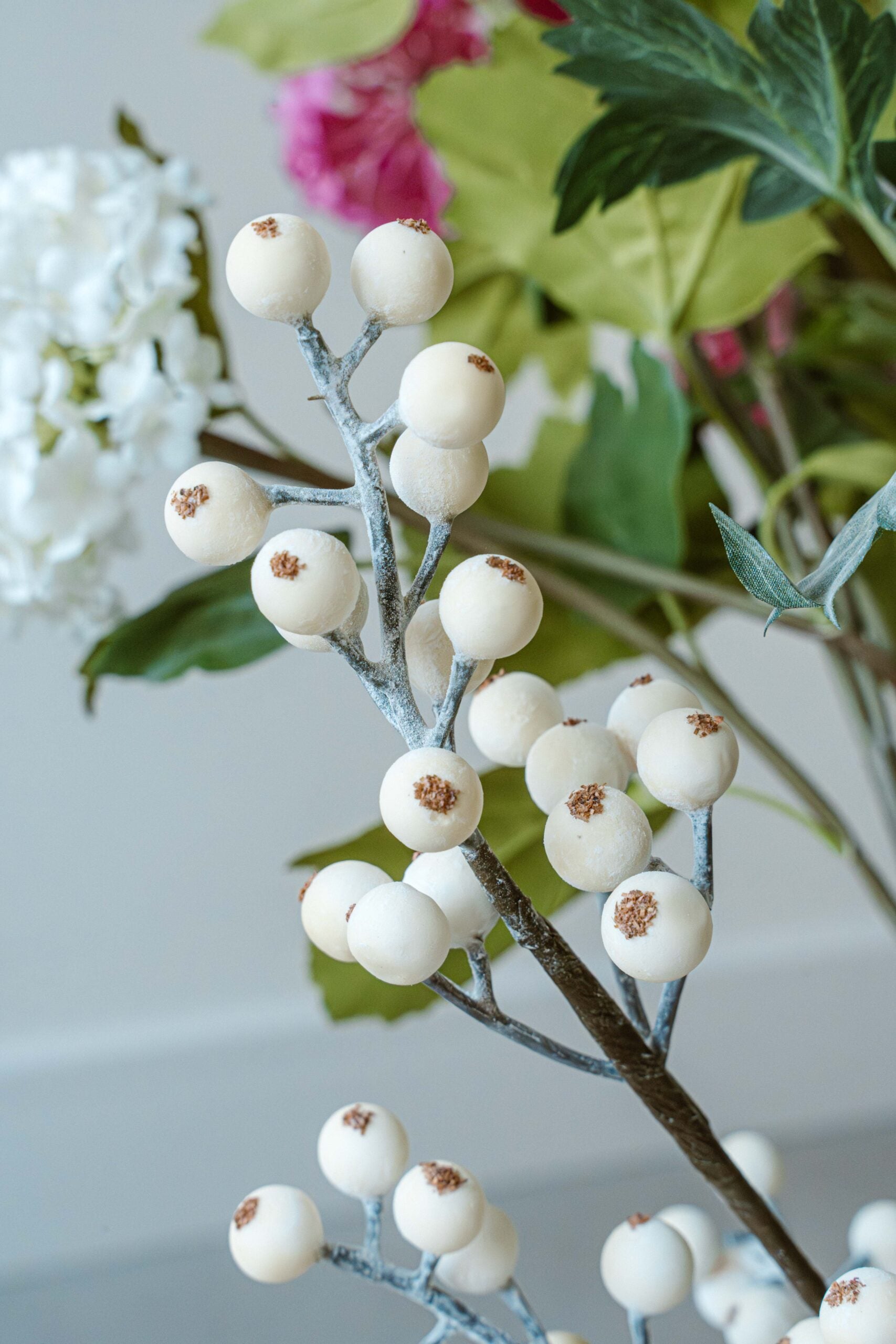 Indore Silva - Bessentak - White - artificial branch - silk