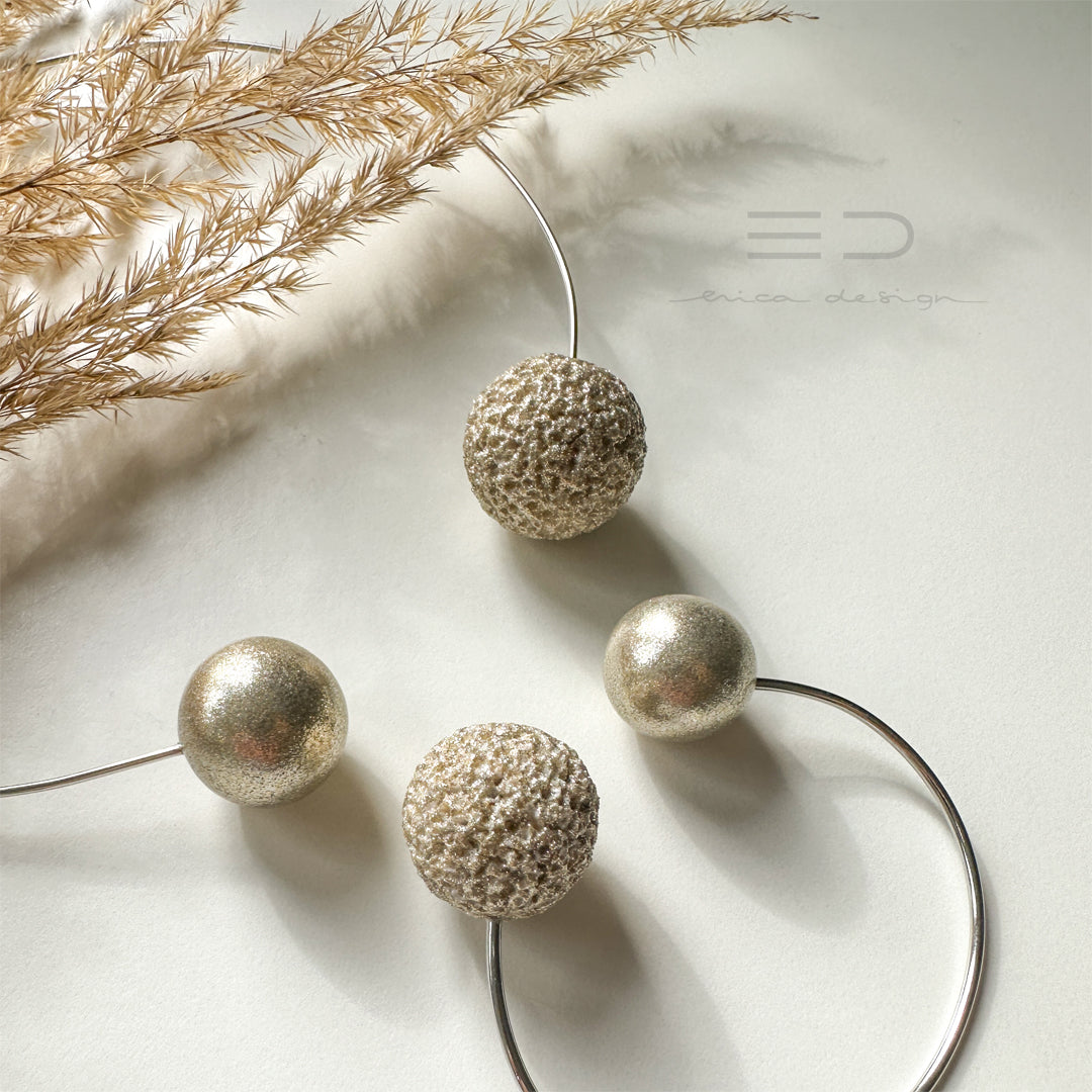 bulb | champagne with texture