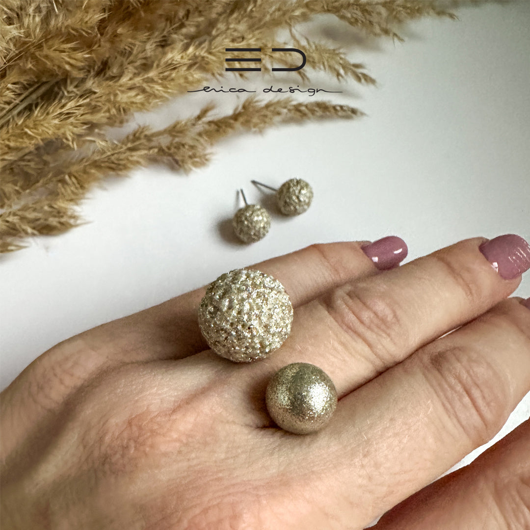 bulb | champagne with texture