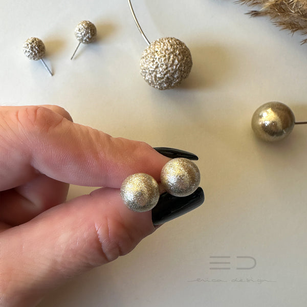 bulb | champagne with texture
