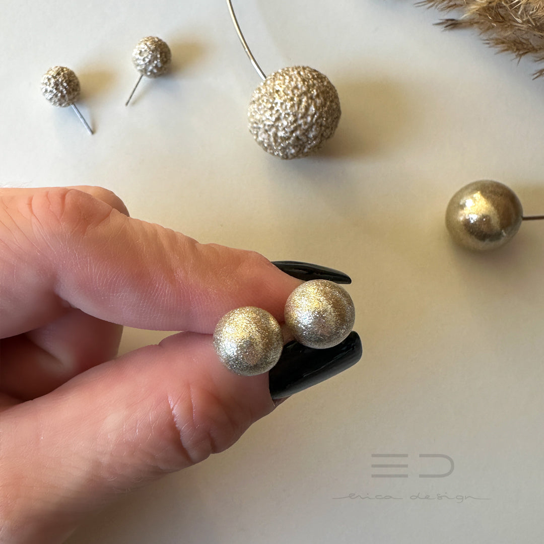 bulb | champagne with texture