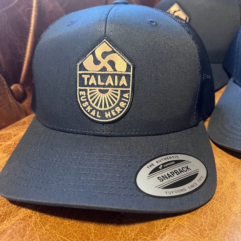 accessoires-casquette-couteau-basque-talaia-coutellerie-basque-traditionnel-artisanale