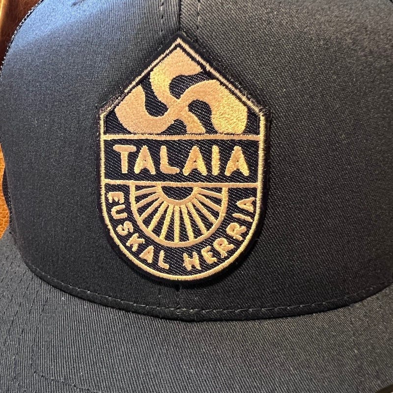 accessoires-casquette-couteau-basque-talaia-coutellerie-basque-traditionnel-artisanale