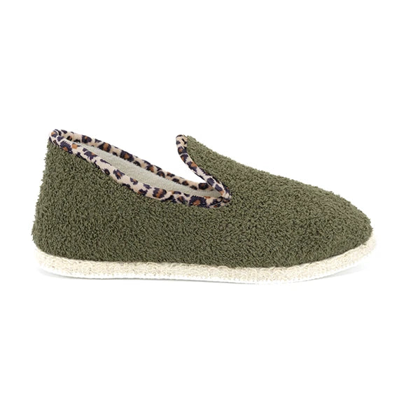 Pantoufle en éponge kaki et léopard
