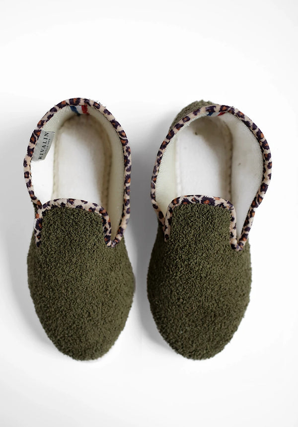 Pantoufle en éponge kaki et léopard par 2
