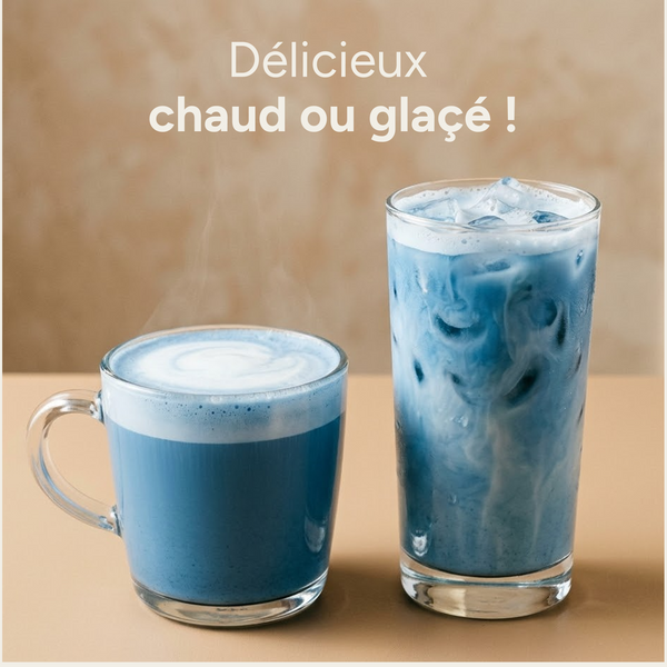 Blue latte bleu servi chaud en tasse et glacé avec glaçons