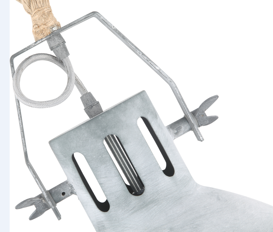 Deze detailfoto toont de lichtgrijze Indurope hanglamp met een industrieel design. Perfect voor een moderne inrichting.