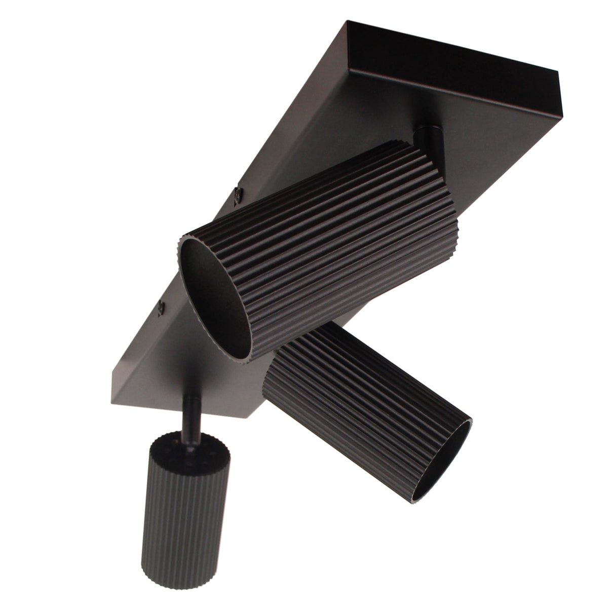 De Rigo plafondlamp in zwart metaal voegt een moderne touch toe aan je interieur. Perfect voor een sfeervolle verlichting.