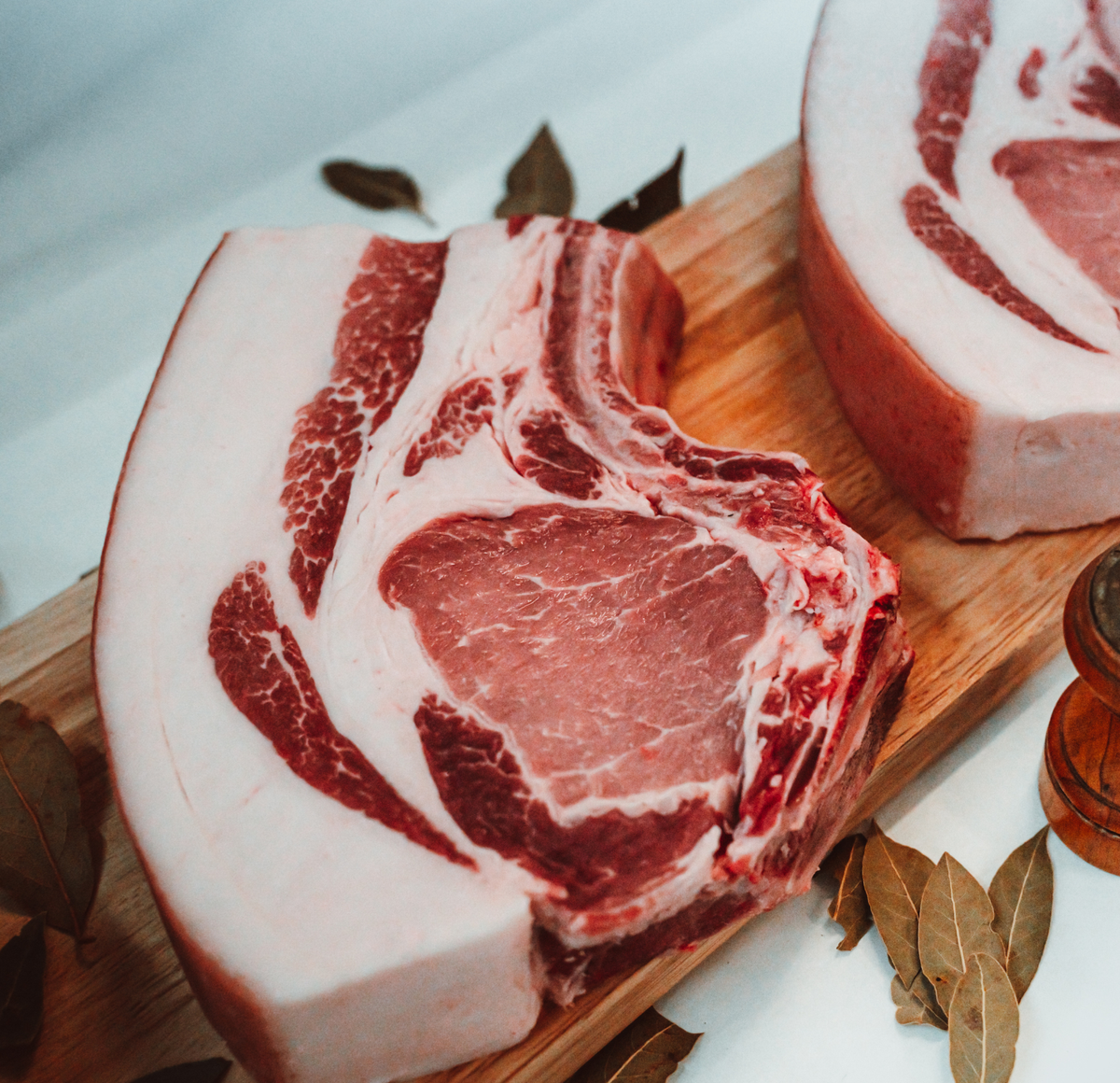 Double pork loin chop with farmer's rind vacuum-packed