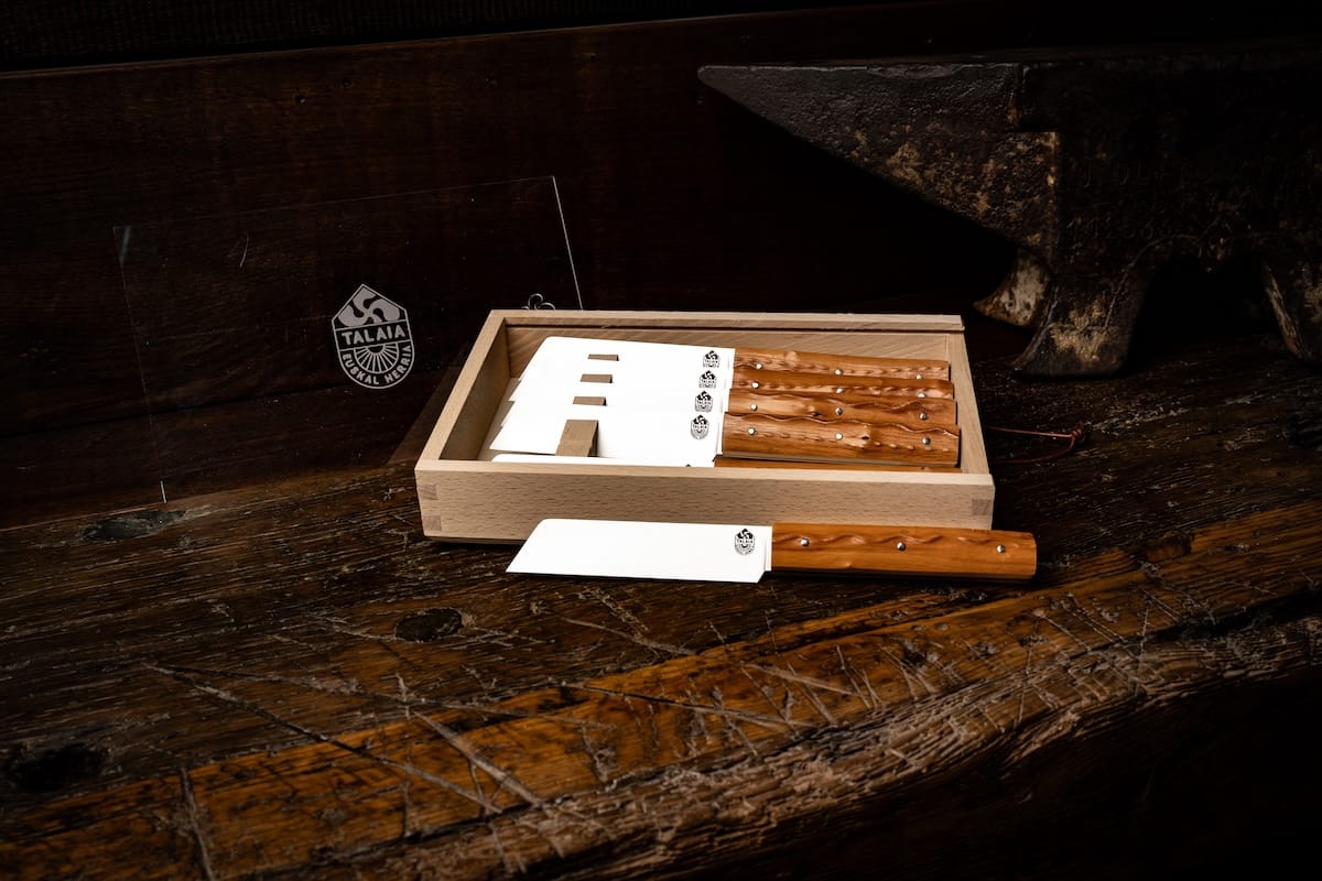 couteau basque de table 41