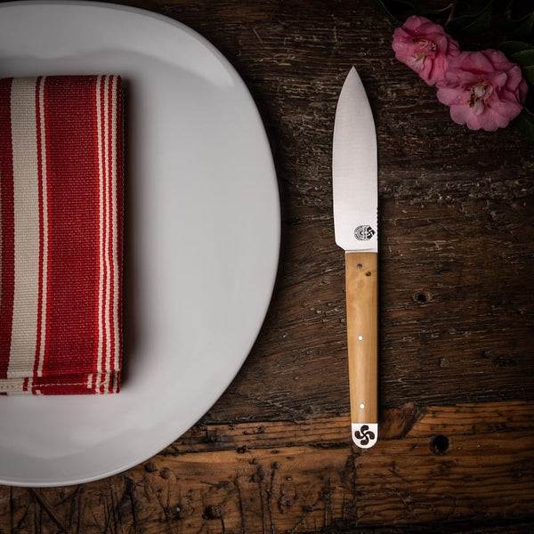 Le couteau basque de table-l'authentique couteau basque traditionnel pour la table.