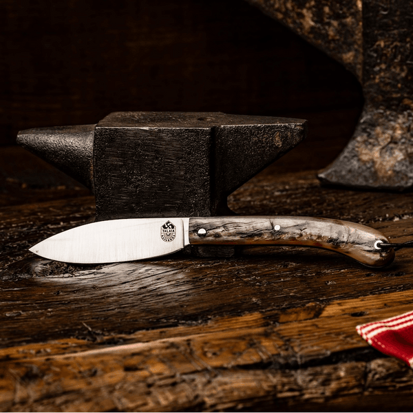 NAFARROA - Le couteau basque de poche traditionnel et artisanal en corne de manech