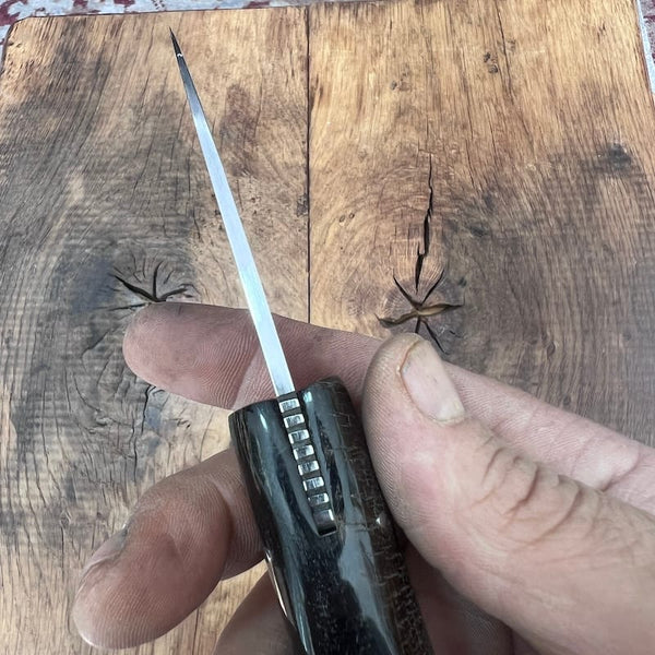 couteau-du-berger-nafarroa-en-corne-de-buffle