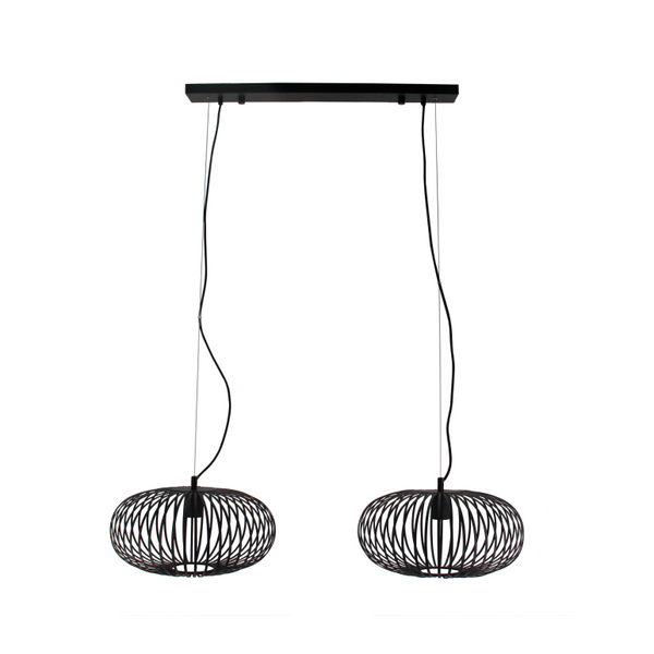Detailweergave van de zwarte Curvato hanglamp met industriële flair. Perfect voor een eigentijdse en stoere inrichting.