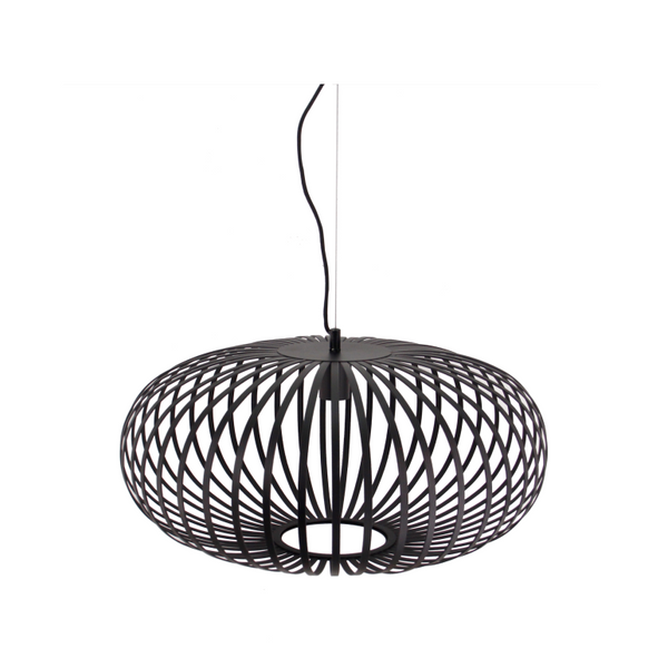 Detail van de zwarte Curvato hanglamp met industrieel design. Voegt een krachtige uitstraling toe aan elke ruimte.