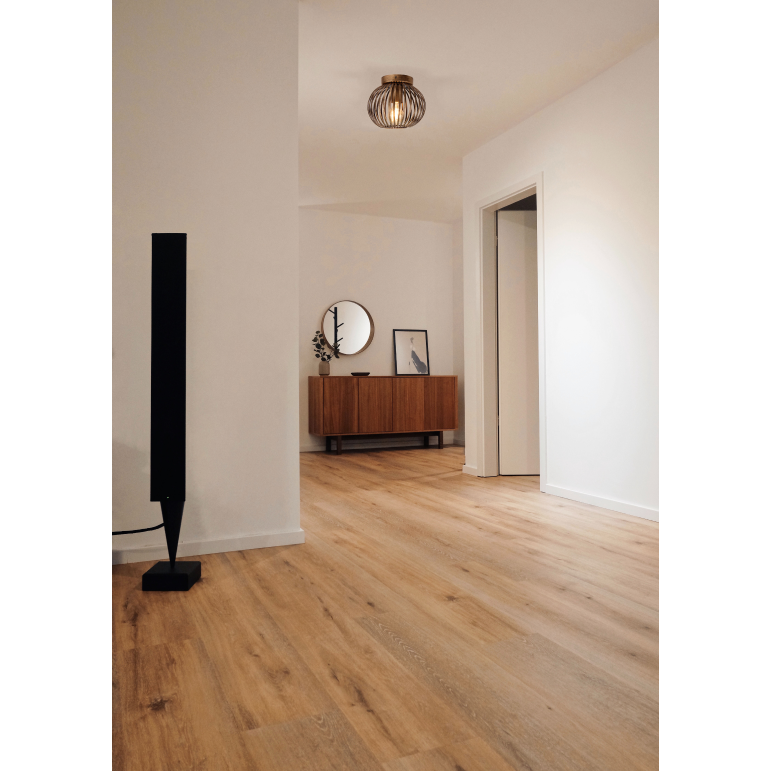 De bronzen Curvato plafondlamp voegt een industriële flair toe aan je interieur. Perfect voor sfeervolle verlichting!