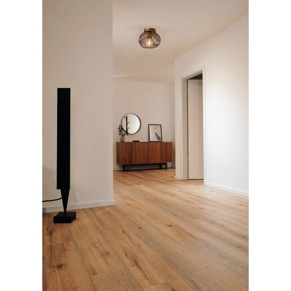 De bronzen Curvato plafondlamp voegt een industriële flair toe aan je interieur. Perfect voor sfeervolle verlichting!