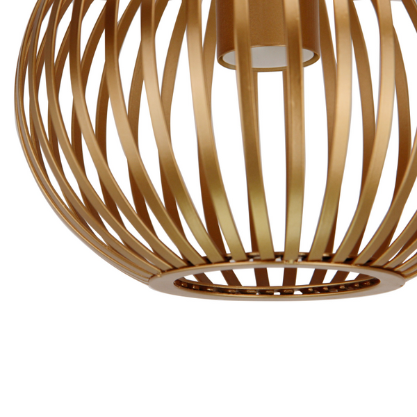 Detail van de moderne Curvato plafondlamp in brons. Deze lamp voegt een luxe accent toe aan elke moderne inrichting.