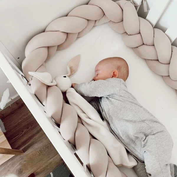 Enojna obroba za otroško posteljico PUFFI® – Light Beige, mehka pletena kitka