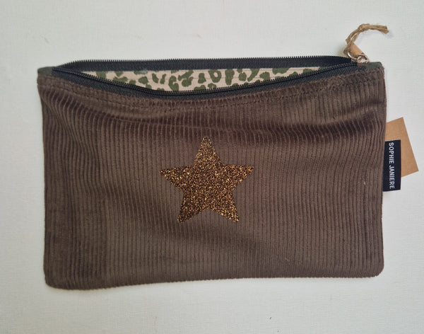 Flat velvet pouch with sequins