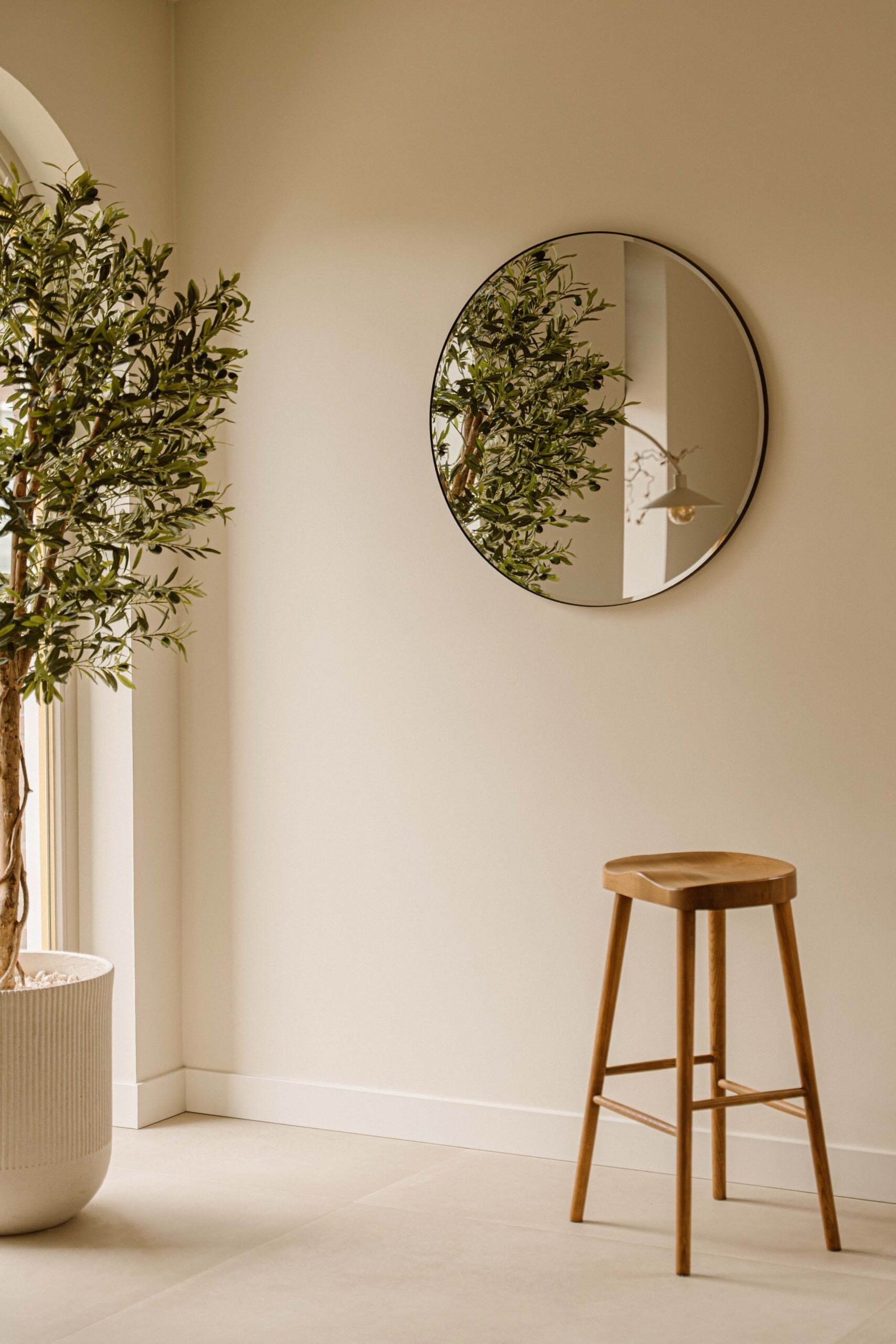 Indore Home - Round Wall Mirror Black – Mirror with Faceted Edge – 80 cm