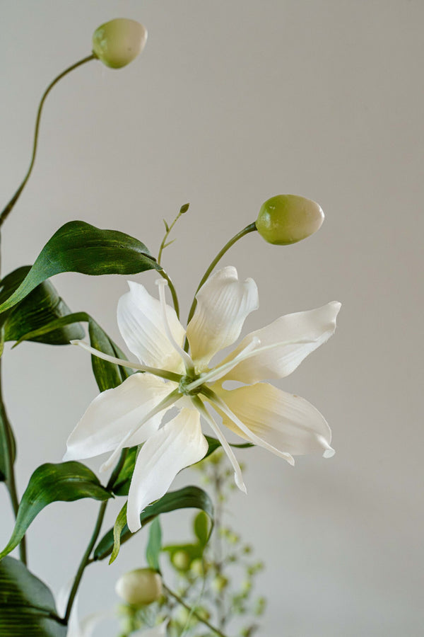 Indore Silva - Lely - White - artificial branch - silk