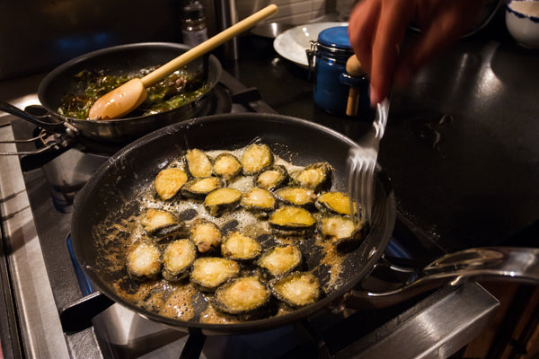 Vacuum-packed farmed abalone meat