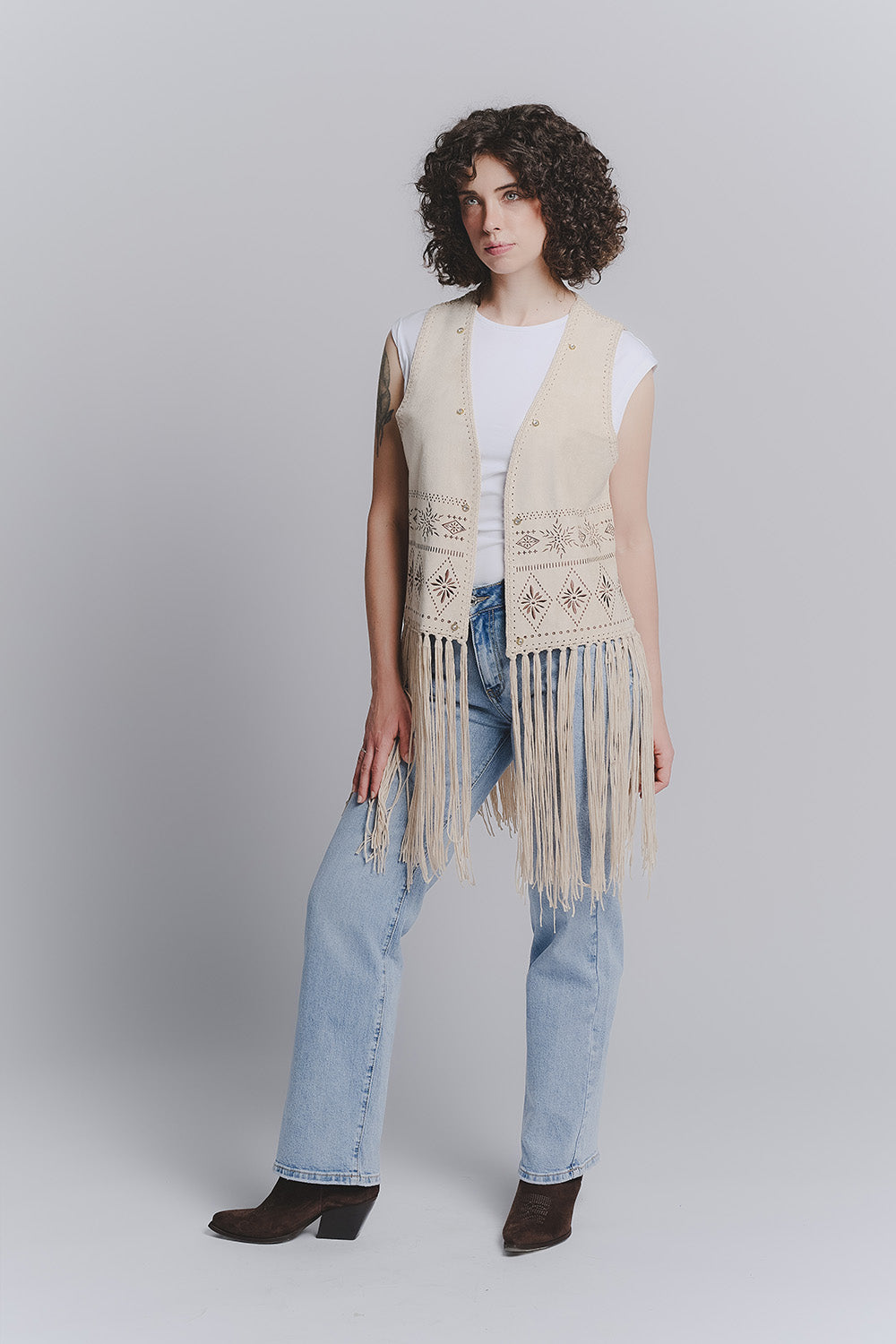 Chaleco Beige Bordado