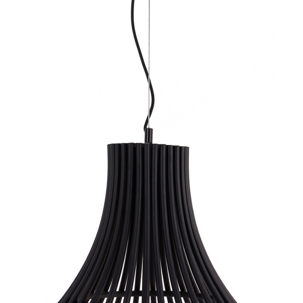 Detail van de moderne zwarte Goccia hanglamp met een unieke vorm.