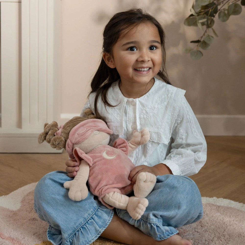 Little Dutch Speča lutka Rosa – detajl