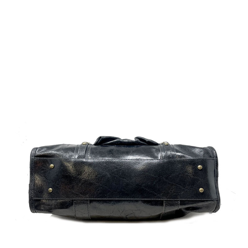 Large Handbag in Spatulated Leather with Studs - K073