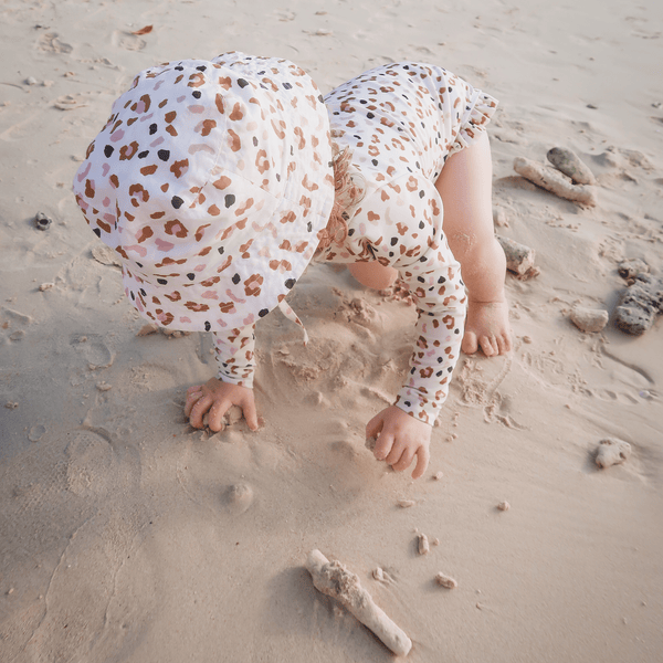 cappello-estivo-bambino-kaki-motivo-panterato-swim-essentials-4