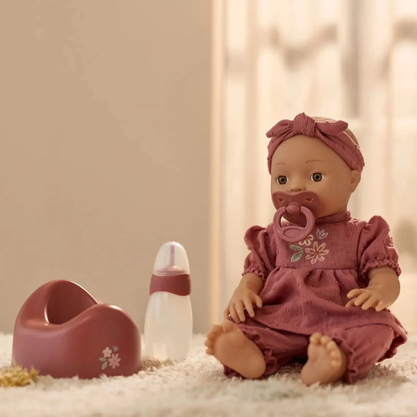 Little Dutch punčka Livia, ki pije in lula