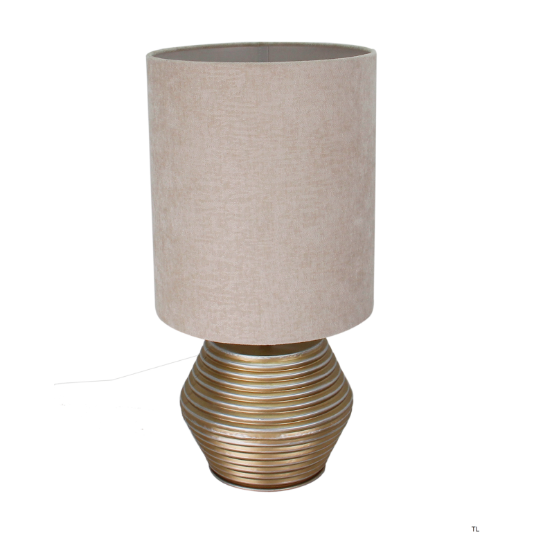 De detailfoto toont de luxe crème en gouden Modena tafellamp. Een eye-catcher die moderne elegantie in uw interieur brengt.