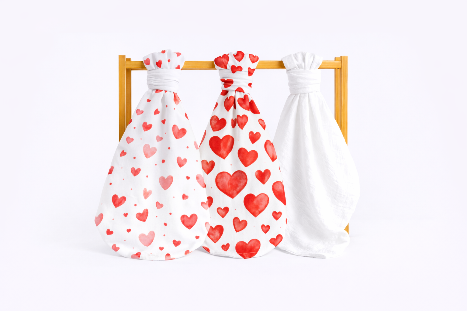 Set of Children's Premium Muslin Tetra Diapers 65x65cm - Set 3/1 - Red Hearts