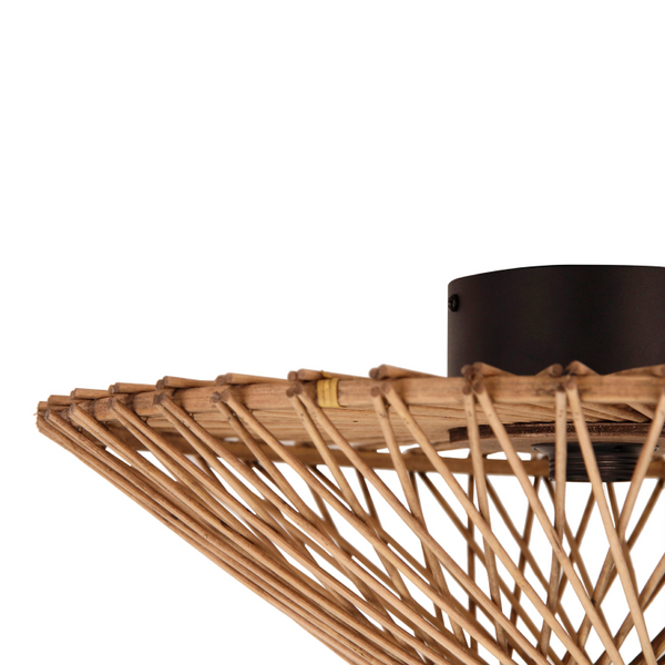 Dichtbijzicht van de bruine Nature Trapeze plafondlamp. Dit moderne ontwerp voegt een warme touch toe aan elke ruimte.