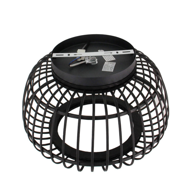 De zwarte Nature Trapeze plafondlamp straalt landelijke charme uit. Perfect voor een warme, gezellige sfeer in huis.