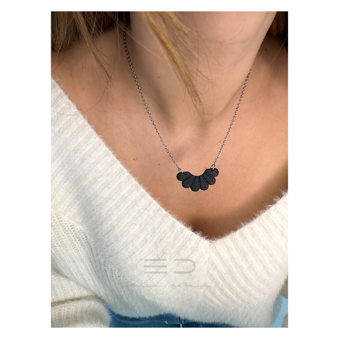 Hanging earrings and necklace | erica