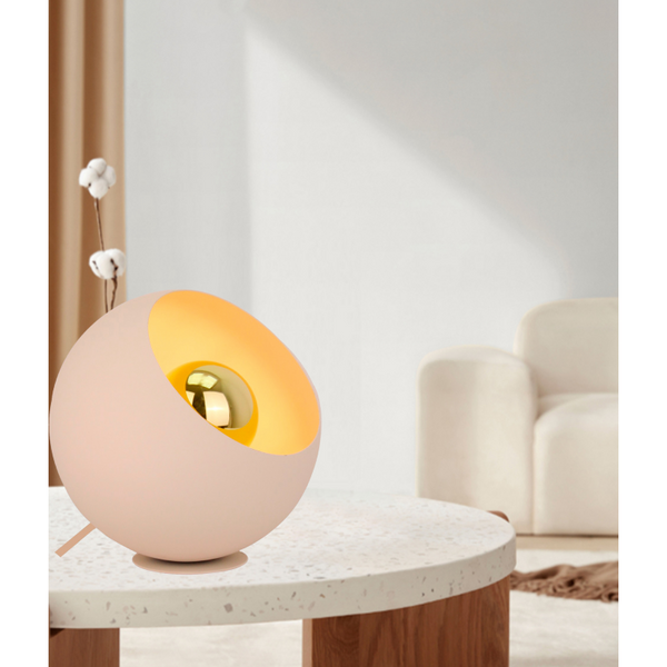 De moderne grijze tafellamp Occhio geeft een warm accent aan je interieur. Perfect voor een gezellige leeshoek of op tafel.