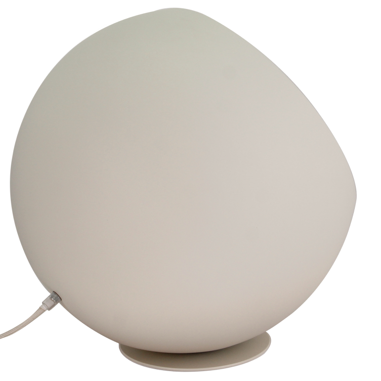 Detailfoto van de crèmekleurige Occhio vloerlamp. Deze moderne lamp voegt een warme sfeer toe aan je interieur.
