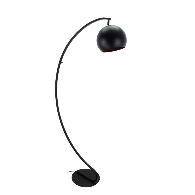 Deze zwarte vloerlamp van de Occhio serie voegt een moderne flair toe aan je interieur. Perfect voor elke leeshoek.