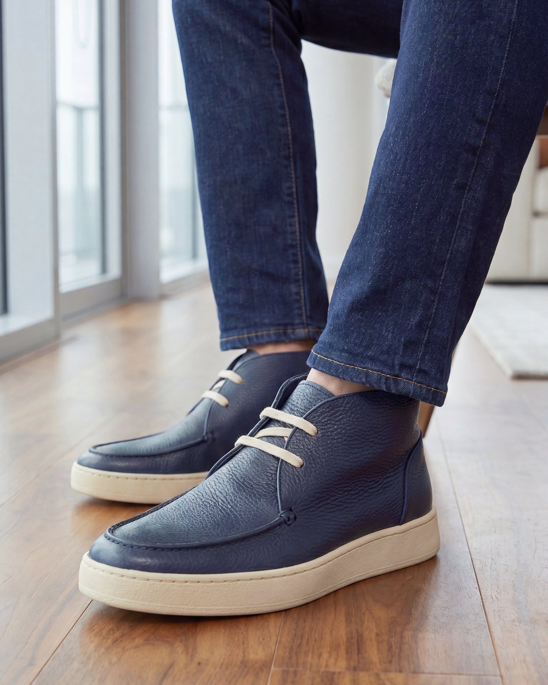 LEUCA - Blue Leather